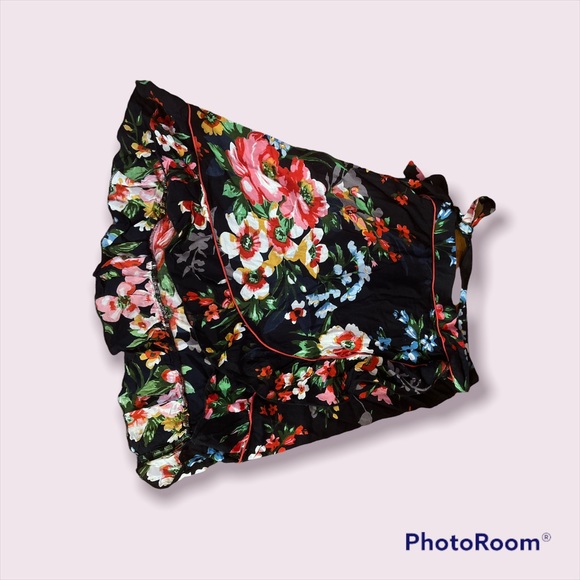 Free people wrap skirt in navy with flowers - Picture 1 of 2